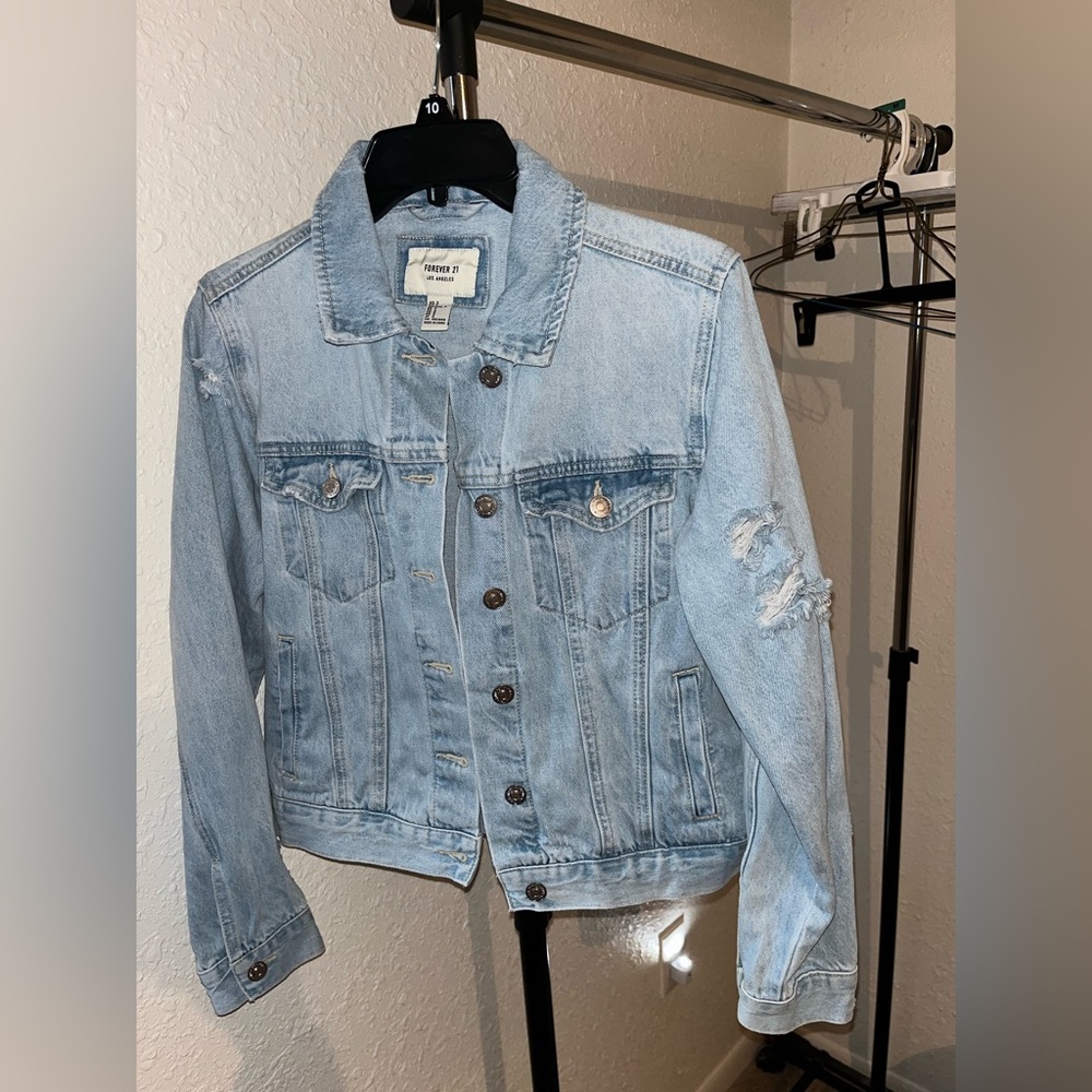Denim jacket never been worn. Forever 21 small